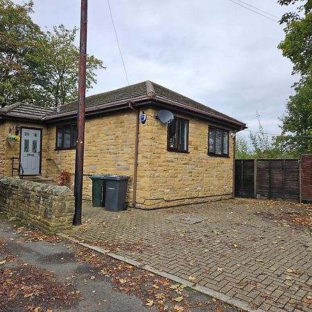 Lister Park Bradford 2Bed Detached Cottage House Parking Cinema Screen Games Room Extérieur photo