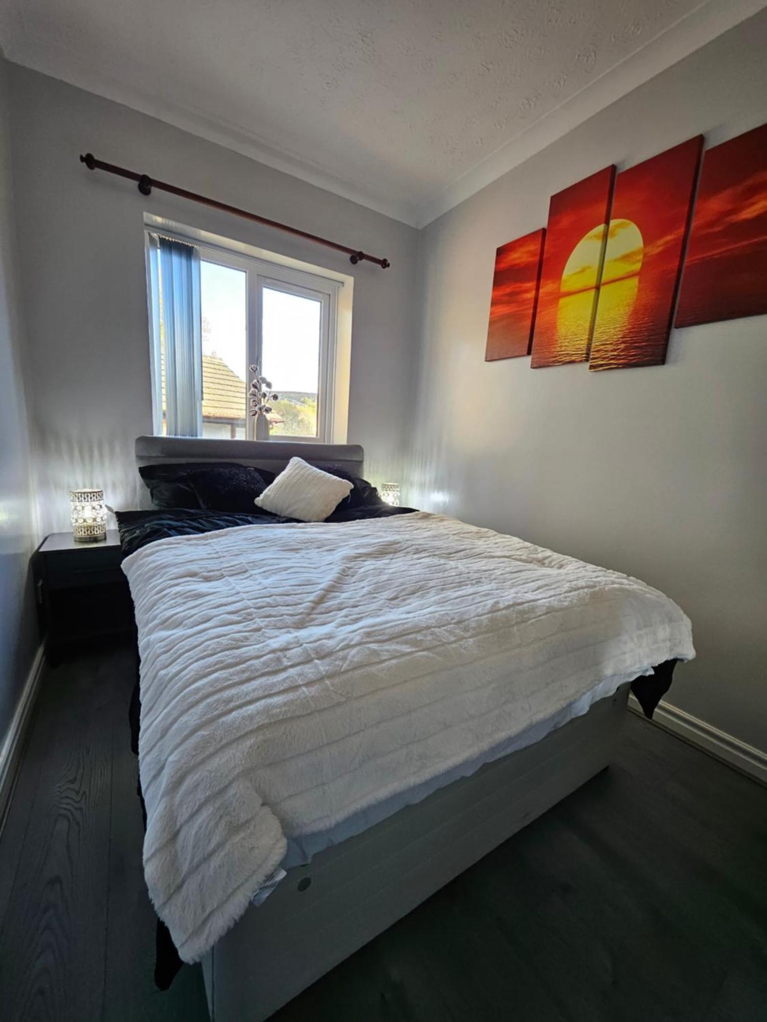 Lister Park Bradford 2Bed Detached Cottage House Parking Cinema Screen Games Room Extérieur photo