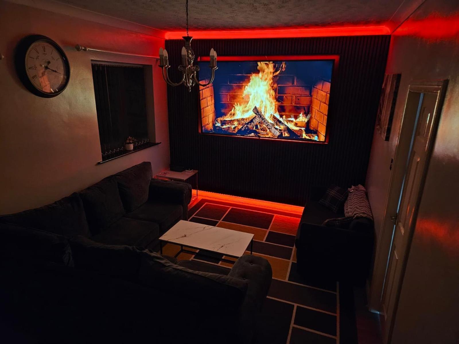 Lister Park Bradford 2Bed Detached Cottage House Parking Cinema Screen Games Room Extérieur photo